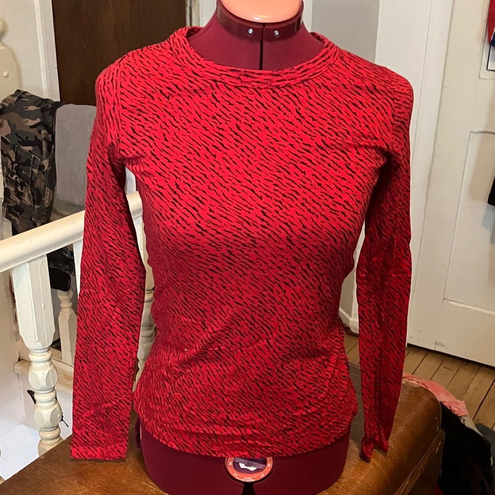 Banana Republic XS Red and black Patterned Women's Top 2/35$